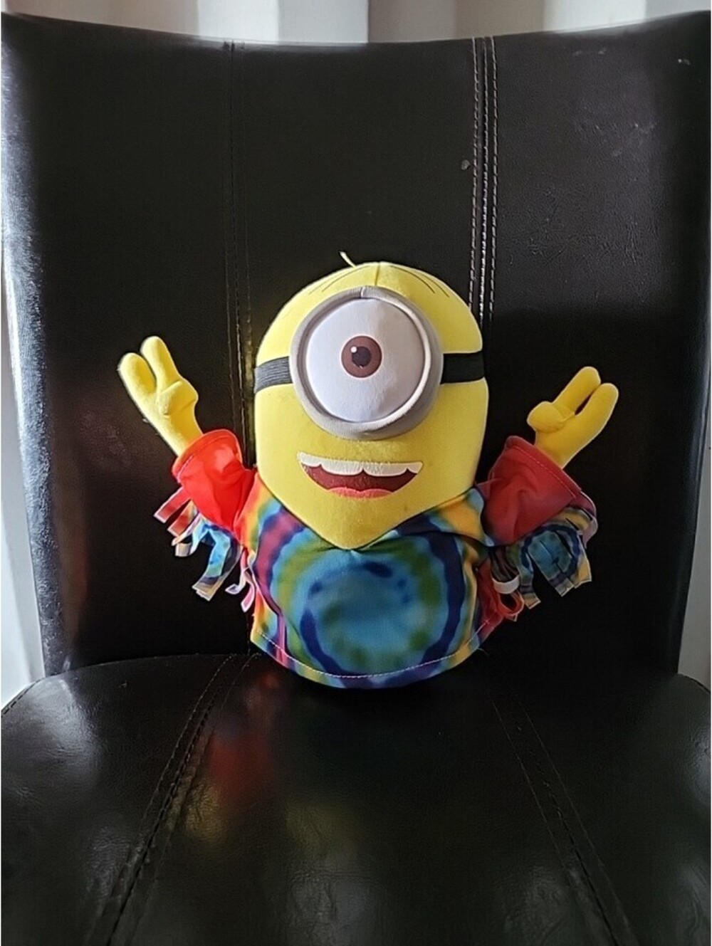 Despicable Me Stuart Hippie Plush Stuffed 9"
